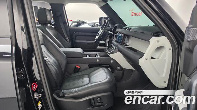 Land Rover Defender (L663) 110 D250 SE 2022 — фото 26