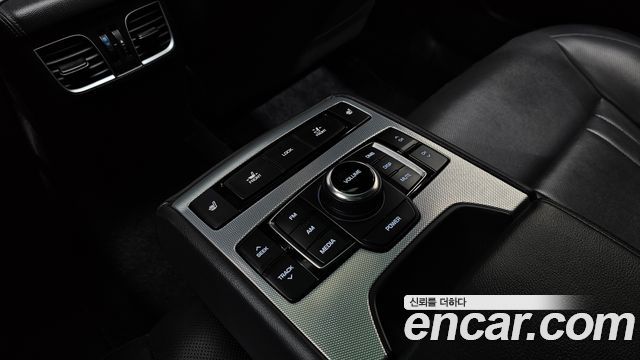 Genesis G80 3.3 GDI AWD Luxury 2019 — фото 18
