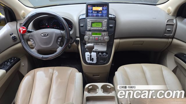 Kia Carnival R School Bus 2012 — фото 7