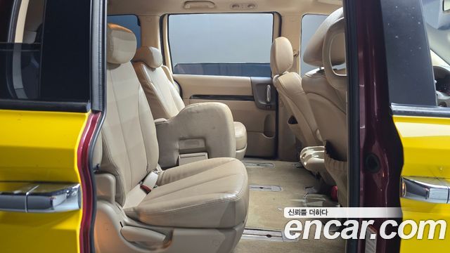 Kia Carnival R School Bus 2012 — фото 11