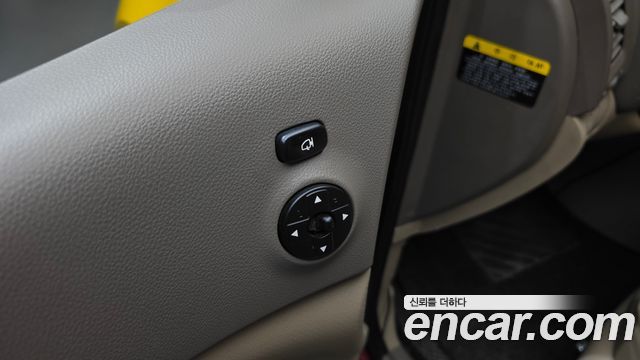 Kia Carnival R School Bus 2012 — фото 18