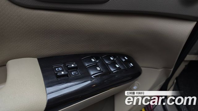 Kia Carnival R School Bus 2012 — фото 20