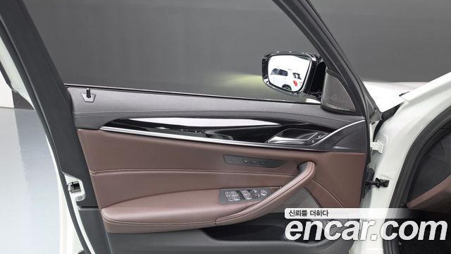 BMW 5 Series (G30) 530i M Sport Package 2023 — фото 24
