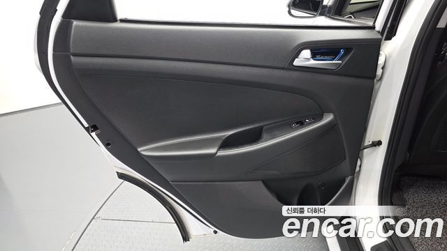 Hyundai Tucson Diesel 2.0 2WD Modern 2018 — фото 25