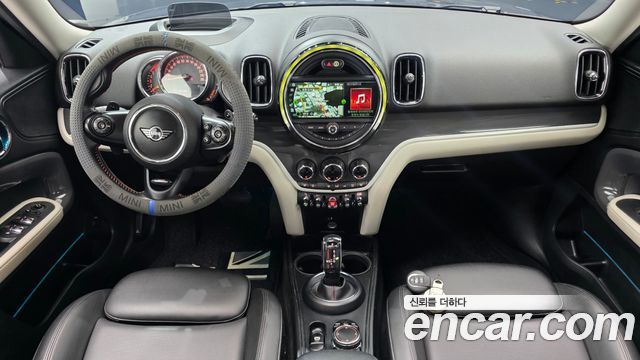 MINI Cooper SD Countryman ALL4 2nd 2019 — фото 7