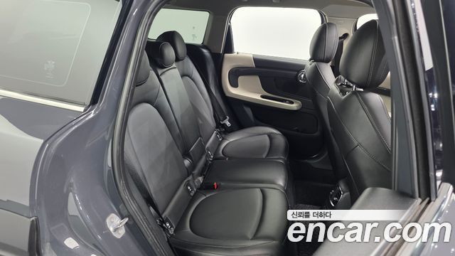 MINI Cooper SD Countryman ALL4 2nd 2019 — фото 11