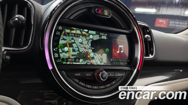 MINI Cooper SD Countryman ALL4 2nd 2019 — фото 13