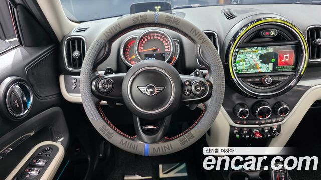 MINI Cooper SD Countryman ALL4 2nd 2019 — фото 14