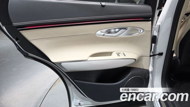 Genesis GV70 2.5T Gasoline 2WD 2026 — фото 25