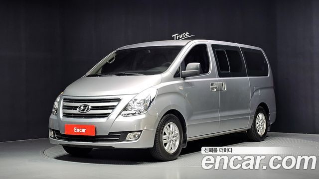 Hyundai Grand Starex 12-Seater Wagon Smart