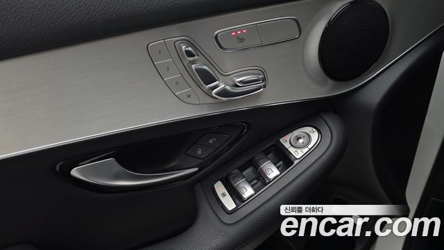 Mercedes-Benz GLC-Class (X253) GLC350e 4MATIC Premium 2019 — фото 28