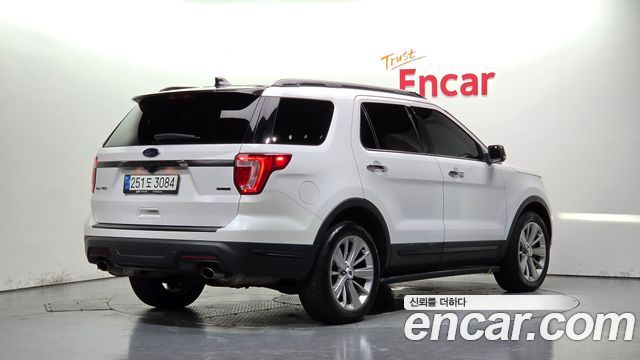Ford Explorer 2.3 Limited 4WD 5th 2019 — фото 2