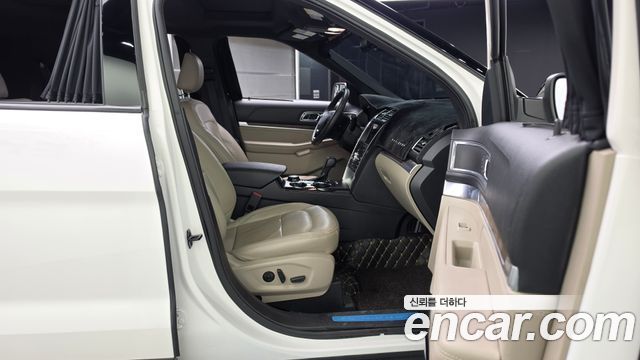 Ford Explorer 2.3 Limited 4WD 5th 2019 — фото 11