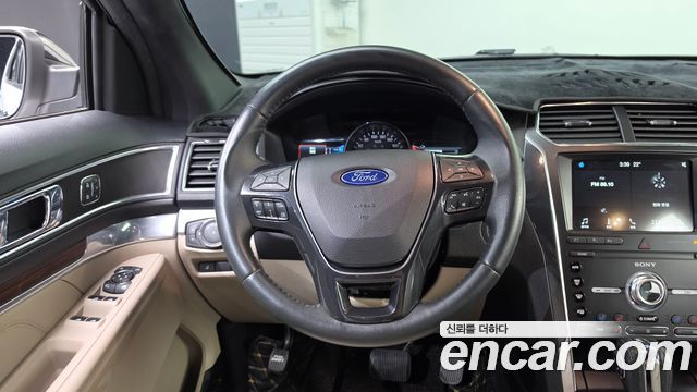 Ford Explorer 2.3 Limited 4WD 5th 2019 — фото 13