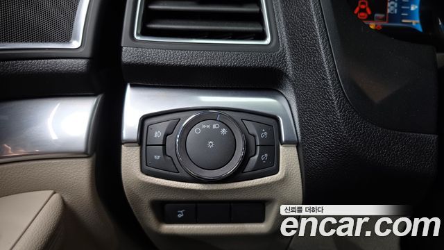 Ford Explorer 2.3 Limited 4WD 5th 2019 — фото 16