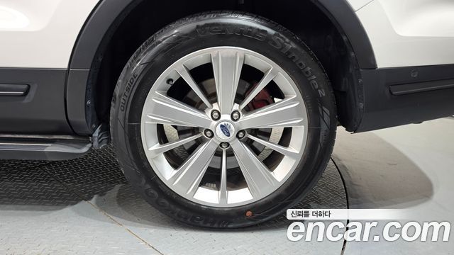 Ford Explorer 2.3 Limited 4WD 5th 2019 — фото 21