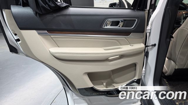 Ford Explorer 2.3 Limited 4WD 5th 2019 — фото 25