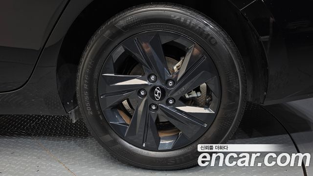 Hyundai Avante (CN7) 1.6 Inspiration 2023 — фото 21