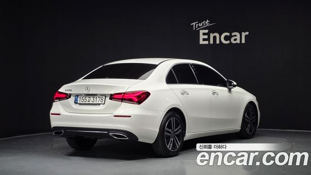 Mercedes-Benz A-Class (W177) A220 Sedan 2022 — фото 3