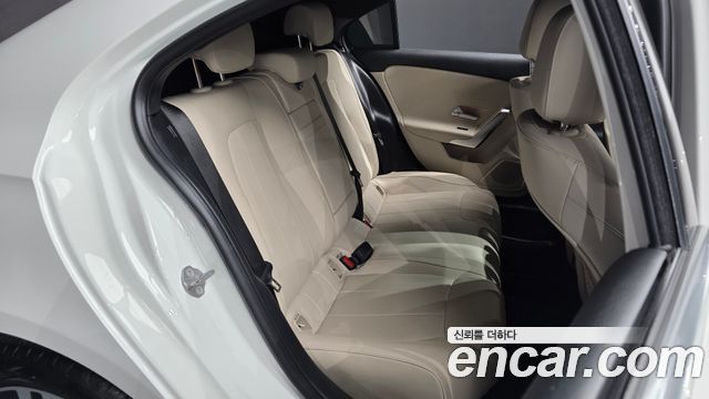 Mercedes-Benz A-Class (W177) A220 Sedan 2022 — фото 11
