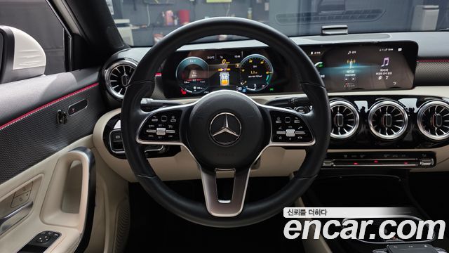 Mercedes-Benz A-Class (W177) A220 Sedan 2022 — фото 14