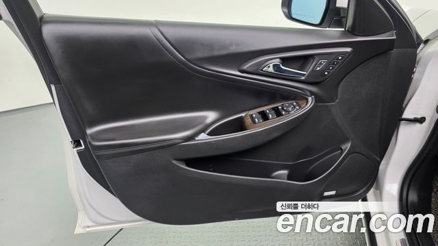 Chevrolet Malibu 2.0 Turbo LTZ Premium 2017 — фото 24