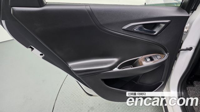 Chevrolet Malibu 2.0 Turbo LTZ Premium 2017 — фото 25