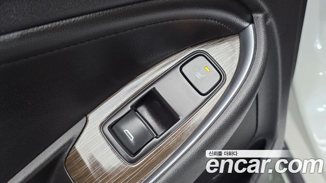 Chevrolet Malibu 2.0 Turbo LTZ Premium 2017 — фото 31