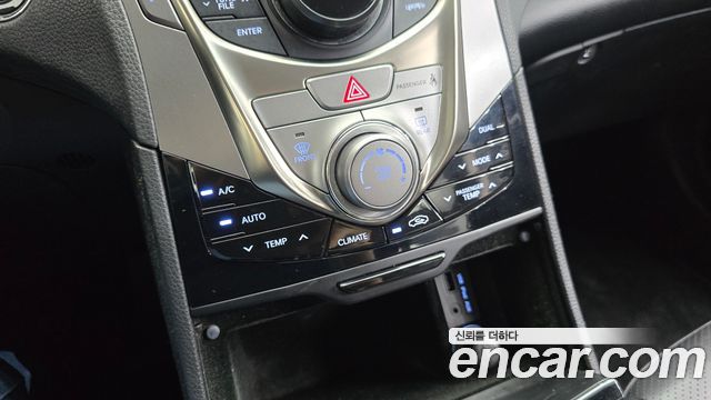 Hyundai Grandeur (HG) HG240 Luxury 2012 — фото 28