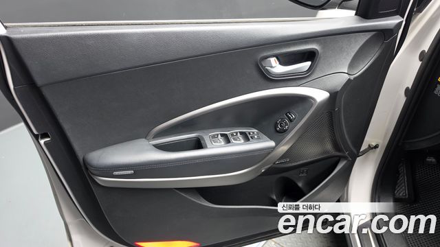 Hyundai Santa Fe (DM) Diesel(e-VGT) 2.0 2WD Premium 2015 — фото 24