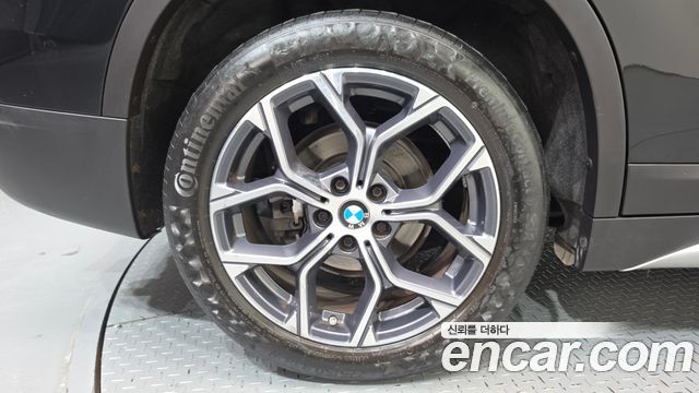 BMW X1 (F48) xDrive 18d xLine 2021 — фото 5