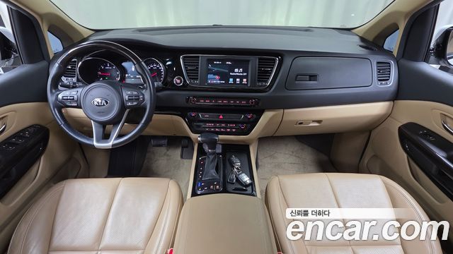 Kia Carnival 7-seater Limousine VIP 2018 — фото 7