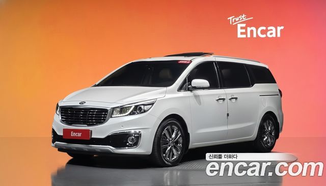 Kia Carnival 7-seater Limousine VIP