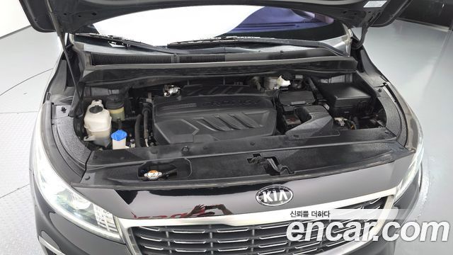 Kia Carnival 9-Seater Prstige 2019 — фото 6