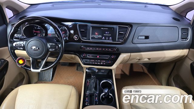 Kia Carnival 9-Seater Prstige 2019 — фото 7