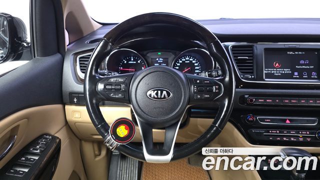 Kia Carnival 9-Seater Prstige 2019 — фото 13