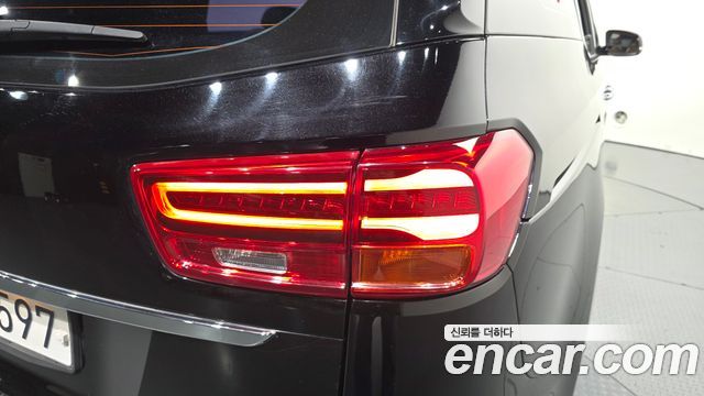 Kia Carnival 9-Seater Prstige 2019 — фото 23