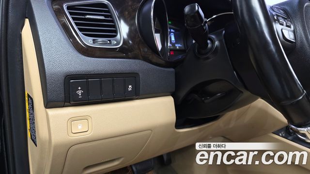 Kia Carnival 9-Seater Prstige 2019 — фото 29