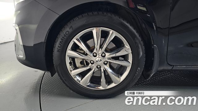 Kia Carnival Gasoline 9-Seater Noblesse Special 2019 — фото 5