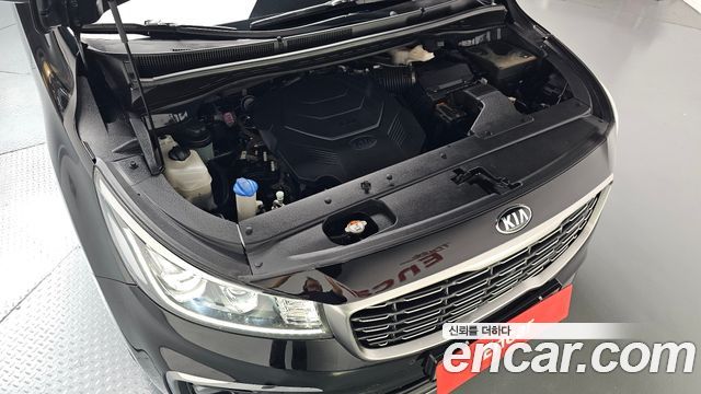 Kia Carnival Gasoline 9-Seater Noblesse Special 2019 — фото 6