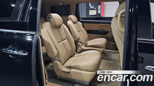 Kia Carnival Gasoline 9-Seater Noblesse Special 2019 — фото 11