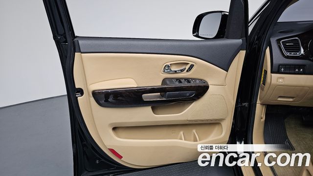 Kia Carnival Gasoline 9-Seater Noblesse Special 2019 — фото 24