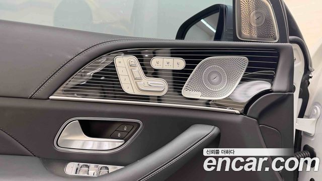 Mercedes-Benz GLS-Class (X167) Maybach GLS600 4MATIC 2026 — фото 24