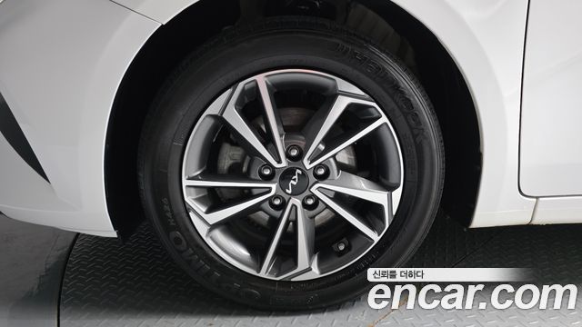 Kia K3 (II) 1.6 Prestige 2023 — фото 5
