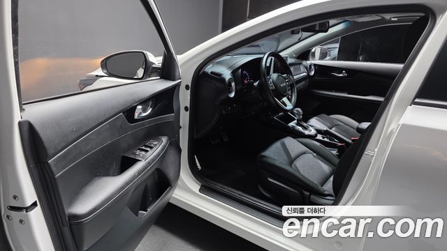 Kia K3 (II) 1.6 Prestige 2023 — фото 10