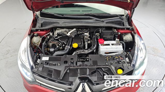 Renault Korea Clio Intens 2018 — фото 6