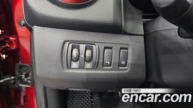 Renault Korea Clio Intens 2018 — фото 14