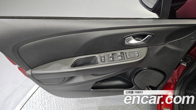 Renault Korea Clio Intens 2018 — фото 24