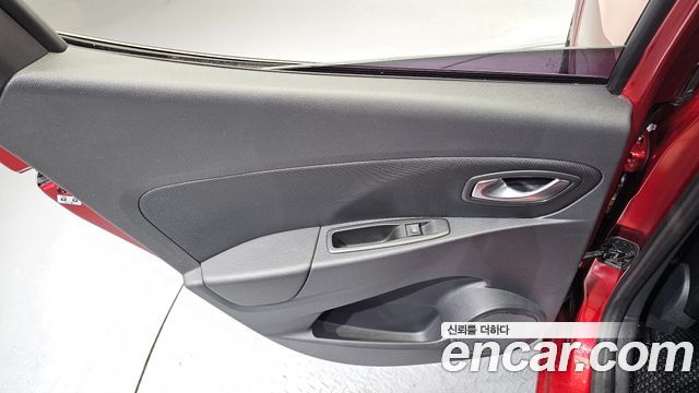 Renault Korea Clio Intens 2018 — фото 25