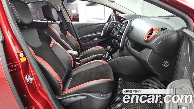 Renault Korea Clio Intens 2018 — фото 26